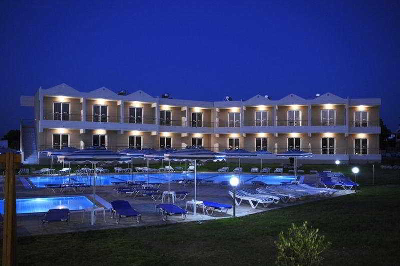 Emerald Aparthotel 3*
